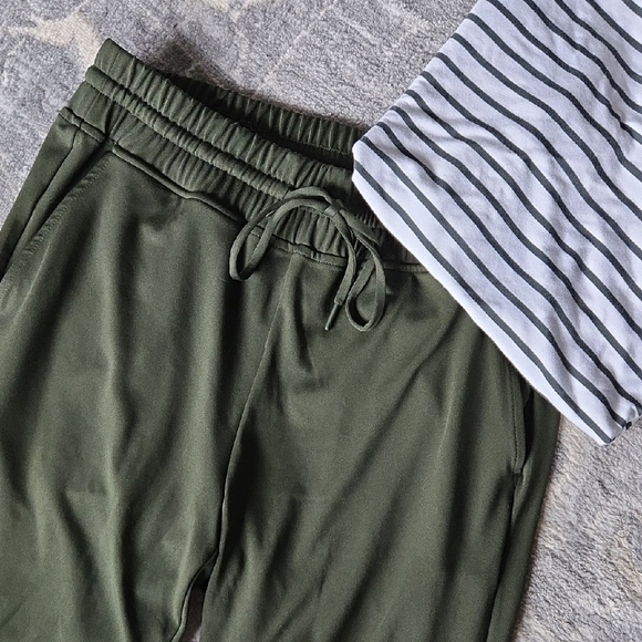 Lou & Grey LOFT Striped Tee and Olive Green Joggers Set - Picture 3 of 5